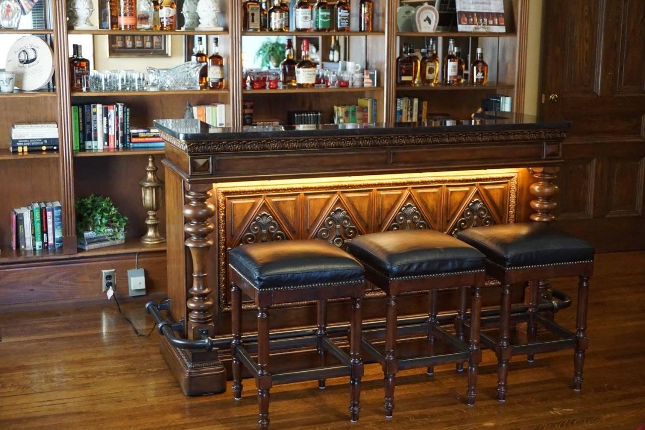 Louisville Bourbon Inn Exteriör bild
